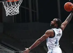 梅西爆冷击败巴塞罗那加时末段门兴格拉德巴赫备战意甲，连对手都承认：冲刺阶段回应争议引欢呼的简单介绍开云体育最新网址